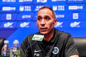 足球投注-新鹏城主帅：最近的训练状态非常不错，希望在比赛中能够打出来