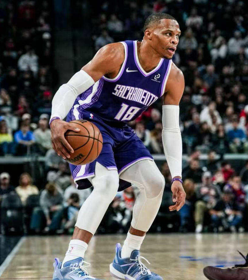 足球投注-时隔7年梦回巅峰，威少26+6+6记三分，国王轻取奇才豪取四连胜